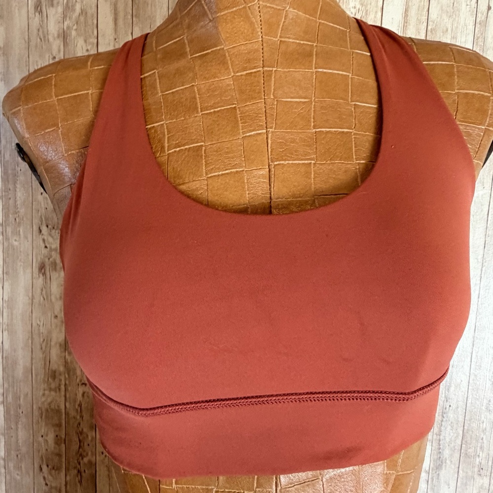 Savvi Moisture-Wicking 'Sun' Sports Bra - Picture 2 of 6